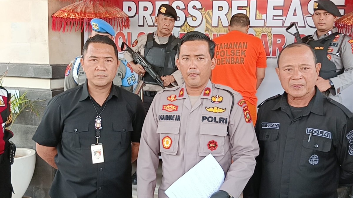Polsek Denpasar Barat (Denbar) berhasil mengamankan seorang pelaku pencurian dengan pemberatan (curat) yang berhasil masuk ke dalam warung Kedai Sutan Sate Padang