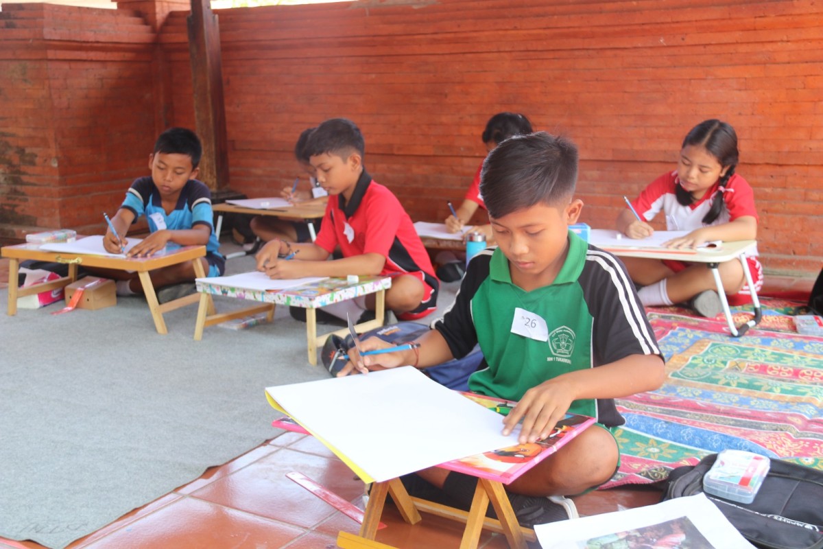 100 Siswa SD-SMP di Kabupaten Buleleng Ikuti Lomba Menggambar Tokoh Rai Serimben