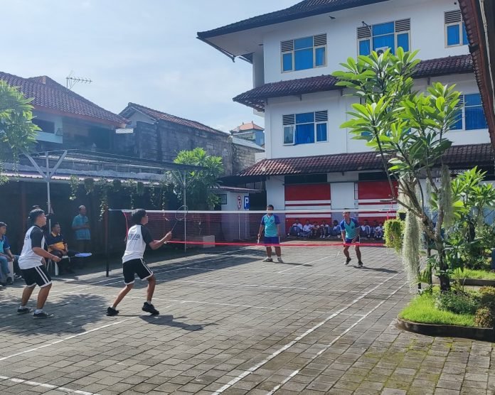 Lomba Bulu Tangkis Meriahkan Perayaan Ulang Tahun ke-38 SMK Rekayasa Denpasar