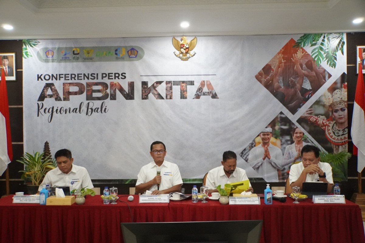 Konferensi pers yang digelar oleh Kementerian Keuangan Regional Bali. 