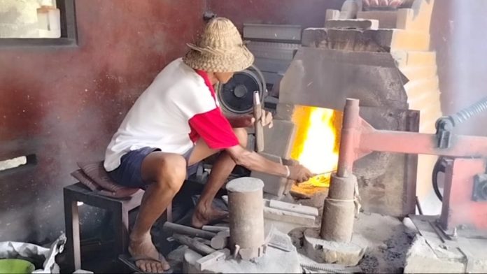 Pesanan Pisau Meningkat Menjelang Galungan di Mengwi