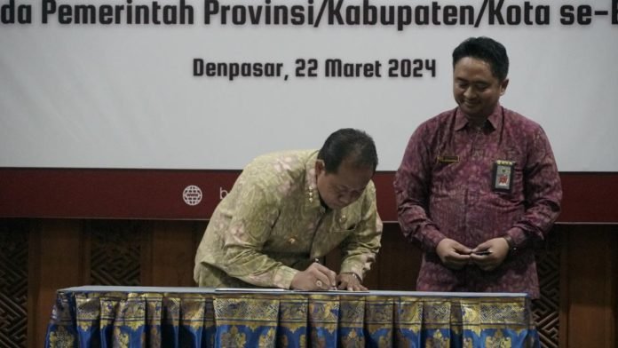 Pj Mahendra Jaya Serahkan LKPD Unaudited Pemerintah Provinsi Bali Tahun 2023