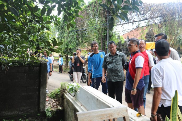 Banjir Melanda Desa Kalibukbuk, Pj Bupati Buleleng Beri Respon Cepat