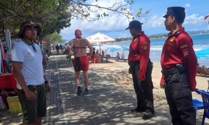 Jelang Libur Lebaran Kawasan Pantai Kuta Diamankan Polisi