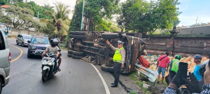 Kecelakaan Maut di Jembatan Penyalin, Satu Pengendara Tewas di Tempat