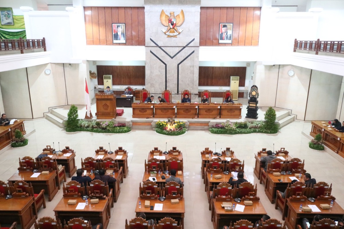 Suasana rapat paripurna yang dilaksanakan di ruang Sidang DPRD Kabupaten Buleleng.