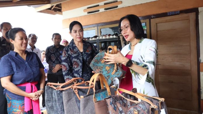 Dorong Pemasaran Produk Lokal, Pj Ketua Dekranasda Bali Kunjungi IKM di Jembrana