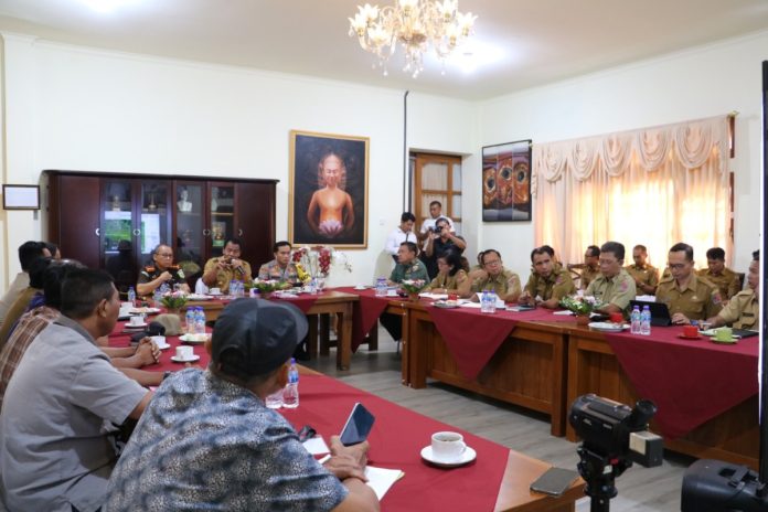 Pj Bupati Buleleng Optimalkan Proses Pensertipikatan Lahan Eks Transmigran
