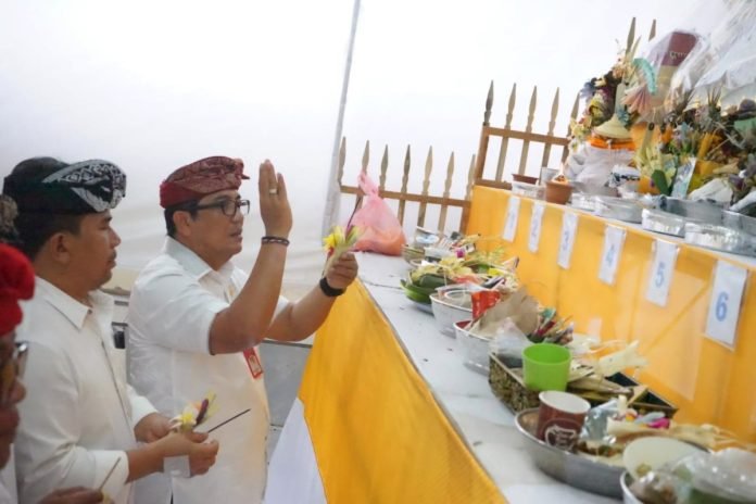 Bupati Sanjaya Lanjutkan Komitmen Pelestarian Budaya Melalui Upacara Yadnya di Tabanan