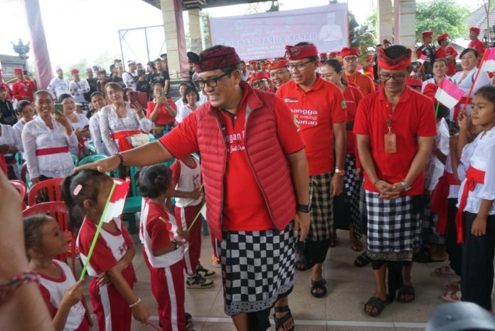 Bupati Sanjaya Soroti Potensi Unggulan Desa Tengkudak dalam Kunjungan Bungan Desa Ke-49