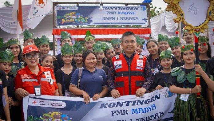 Wakil Bupati Jembrana, I Gede Ngurah Patriana Krisna (Ipat), yang juga selaku Ketua PMI Jembrana, saat mengunjungi kegiatan Jumpa Bakti Gembira (Jumbara) PMR ke-XV PMI Kabupaten Jembrana tahun 2024