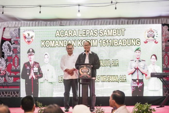 Wabup Suiasa Apresiasi Dedikasi Kolonel ARH Teguh Waluyo Selama Menjabat