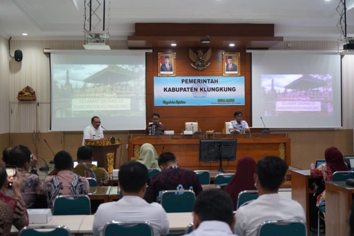 Pj Bupati Jendrika Dorong Penguatan LPSE Klungkung Melalui FGD Percepatan Pelayanan Publik