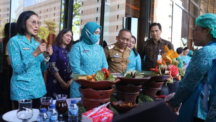 Tinjau Lomba Masak Serba Ikan di Bali, TP PKK Pusat Dorong Konsumsi Ikan untuk Kesehatan Generasi Muda