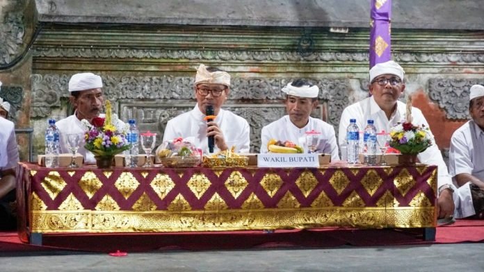 Wabup Suiasa Upacara Caru Balik Sumpah dan Nawa Gempang Membawa Keselamatan bagi Masyarakat Desa Sibanggede