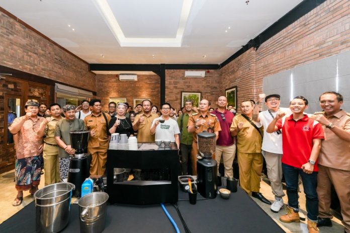 Berikan Dana Bantuan Rp 30 Juta, Sekda Adi Arnawa Buka Brewing Passion dan Kelas Barista