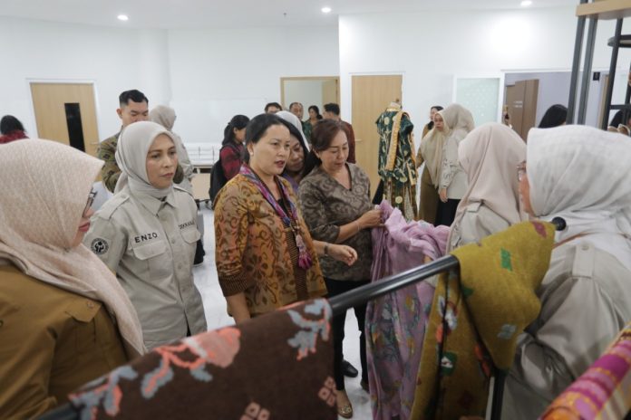 Disperinaker dan Dekranasda Badung Lakukan Studi Tiru ke Kota Makassar untuk Pengembangan Industri Lokal