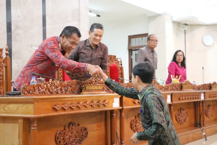 Prestasi Gemilang, Pj Bupati Buleleng Raih Opini WTP 10 Kali Berturut-turut