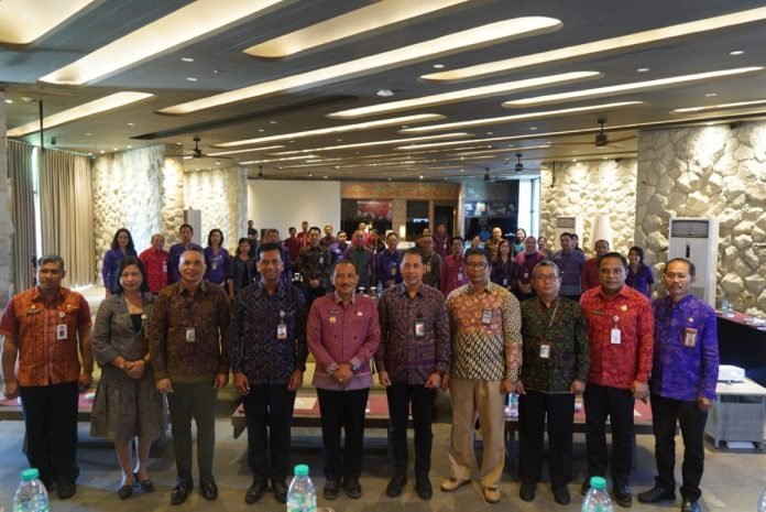 Penjabat (Pj) Bupati Klungkung membuka kegiatan High Level Meeting (HLM) Percepatan Dan Perluasan Digitalisasi Daerah (P2DD)