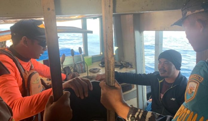 Kapal Ikan Ibu Alami Patah As Baling-baling di Tengah Laut Dalam Pencarian