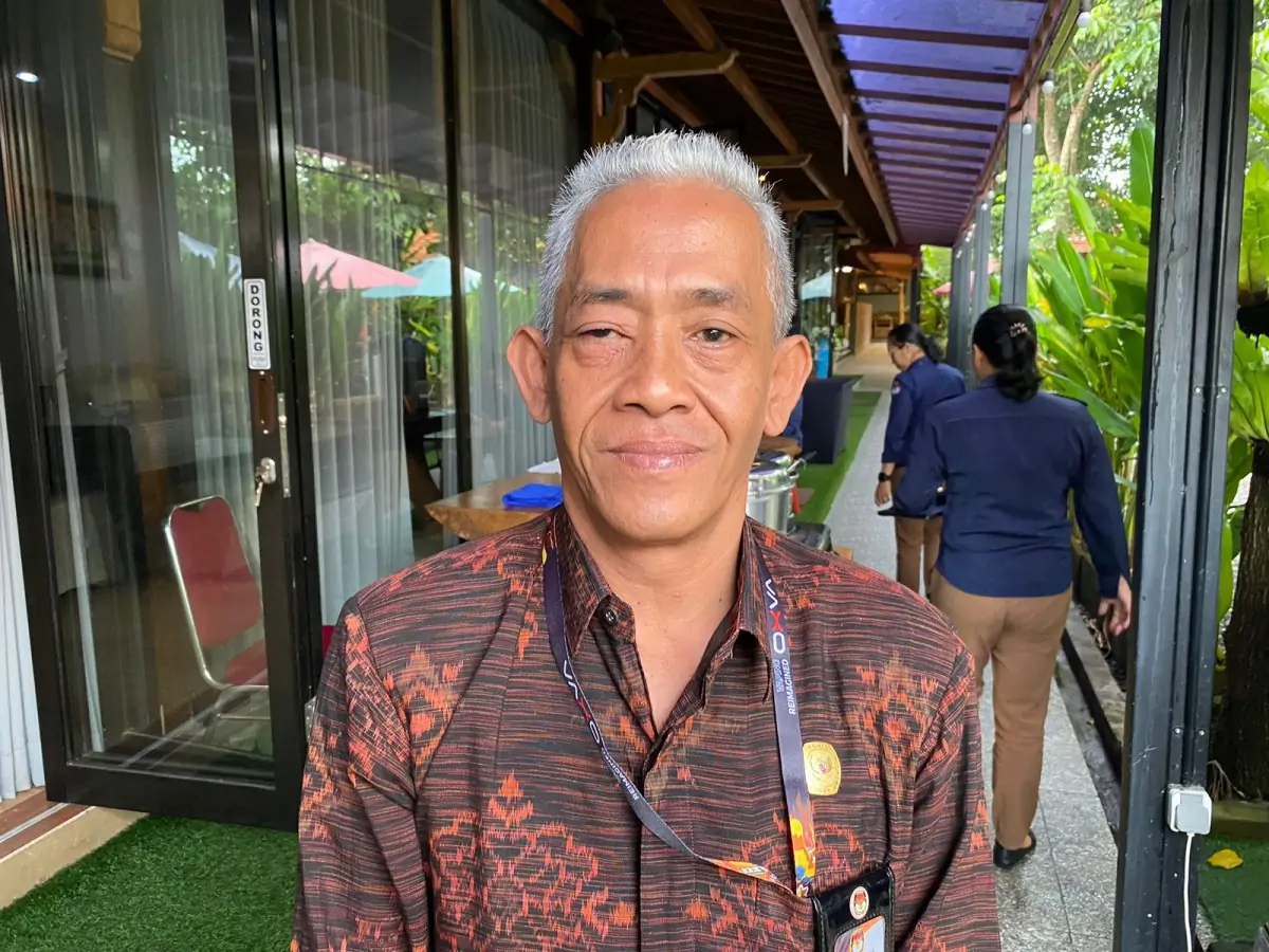 Ketua KPU Tabanan, I Wayan Suwirta