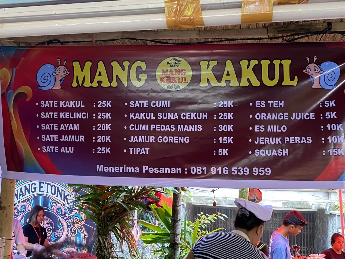 Harga makanan dari stan kuliner sate Mang Kakul.