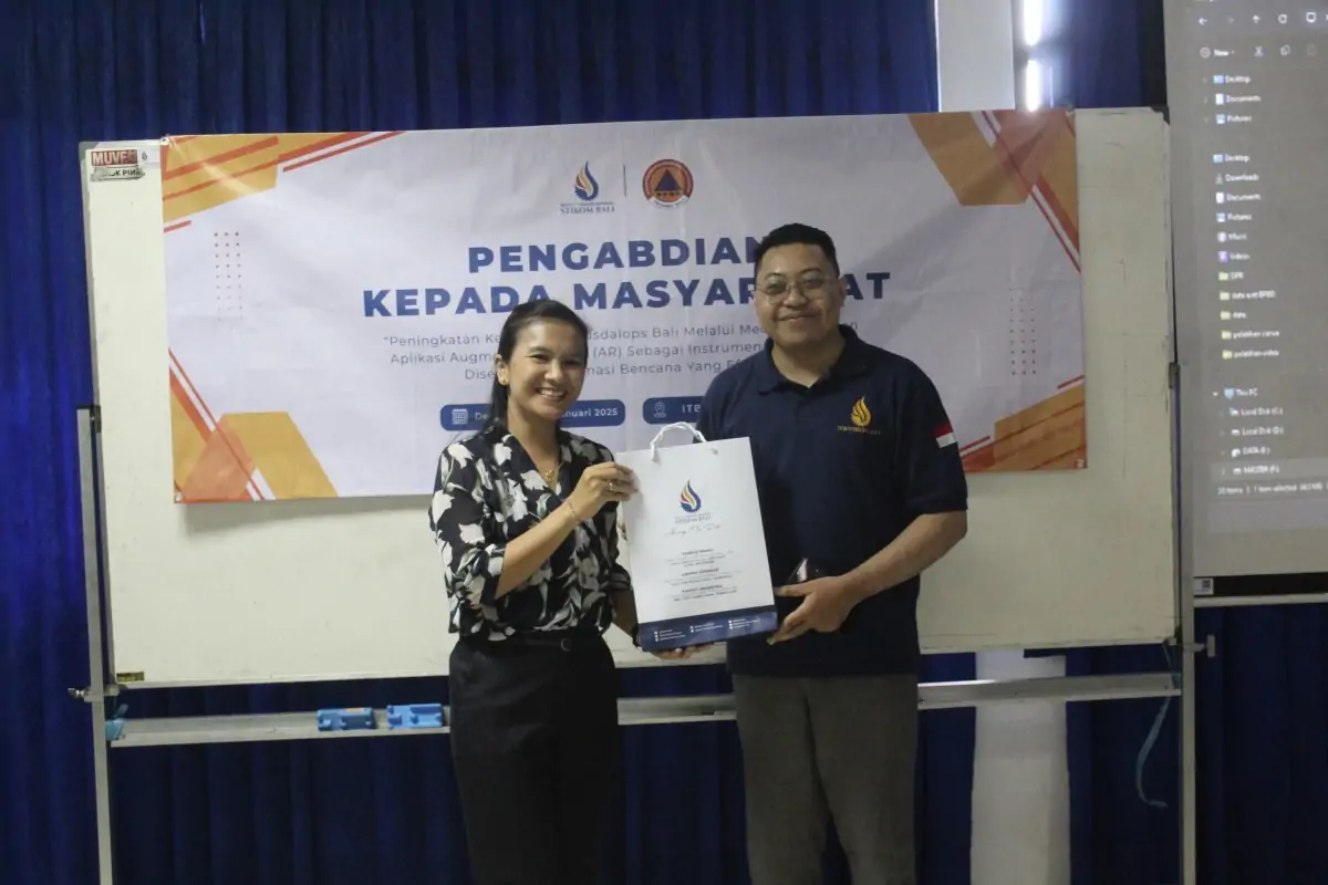 Pelatihan Pembuatan Konten Media Sosial di ITB STIKOM Bali