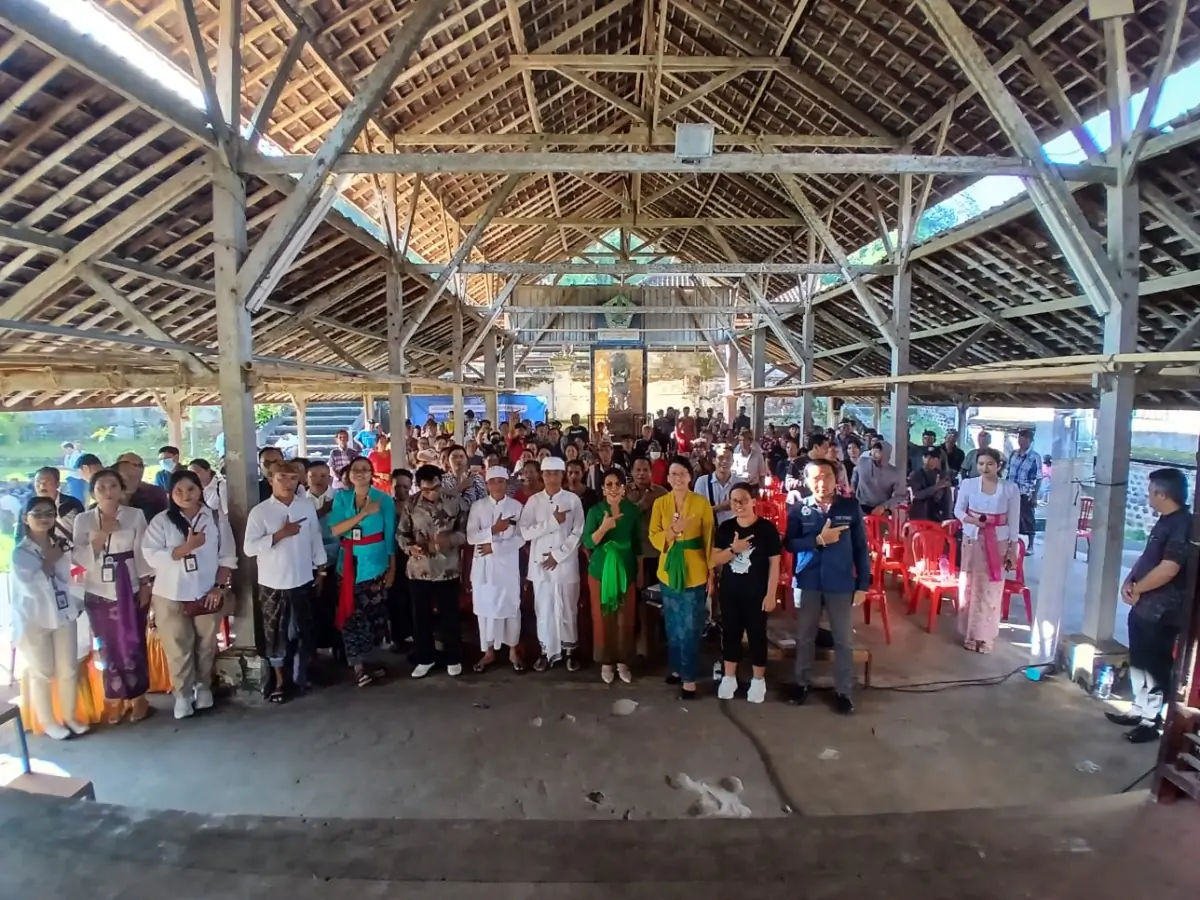 Acara Komunikasi Informasi dan Edukasi Obat dan Pangan Aman di Desa Adat Pladung, Kabupaten Karangasem.