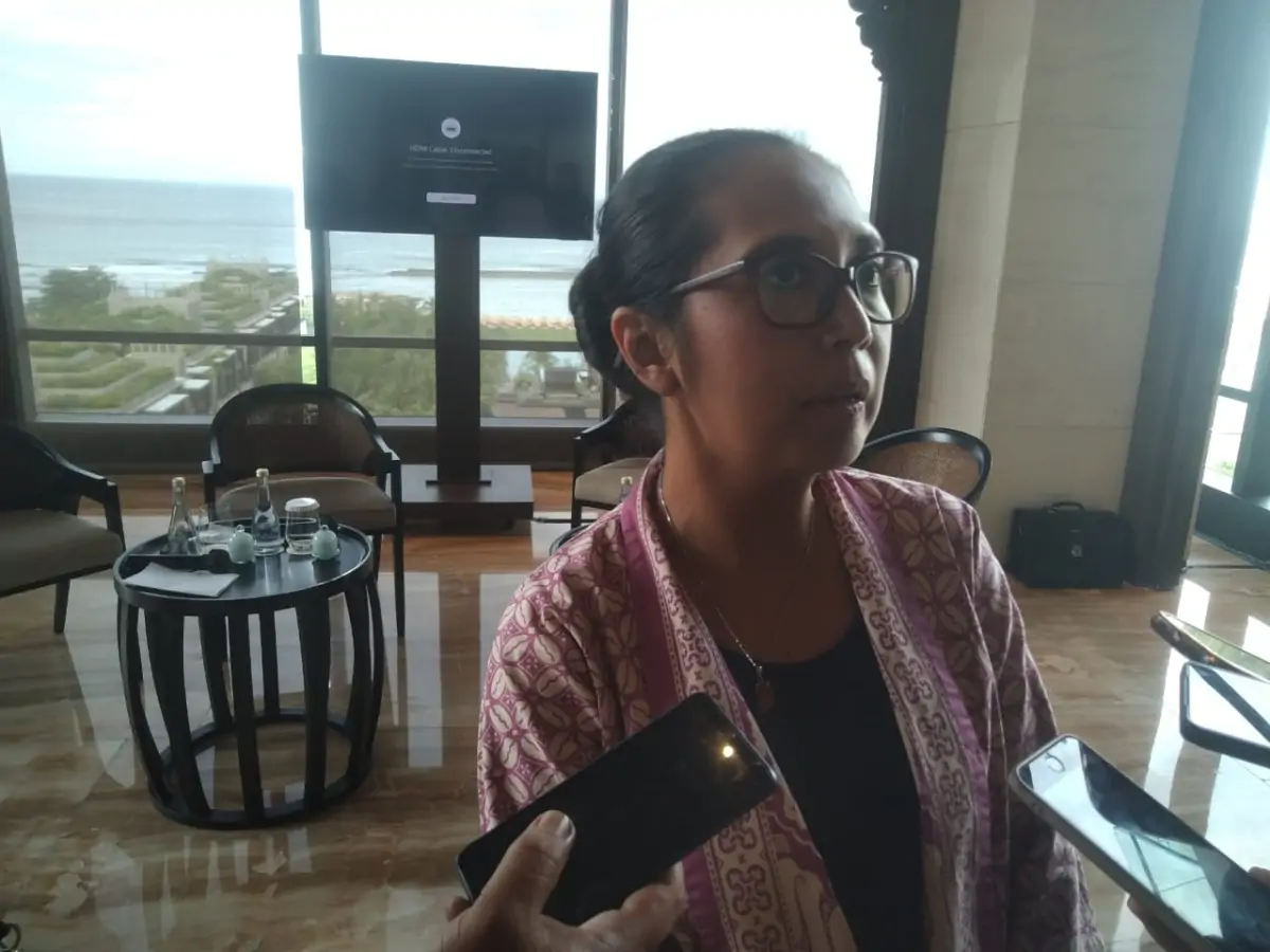 Desak Intan