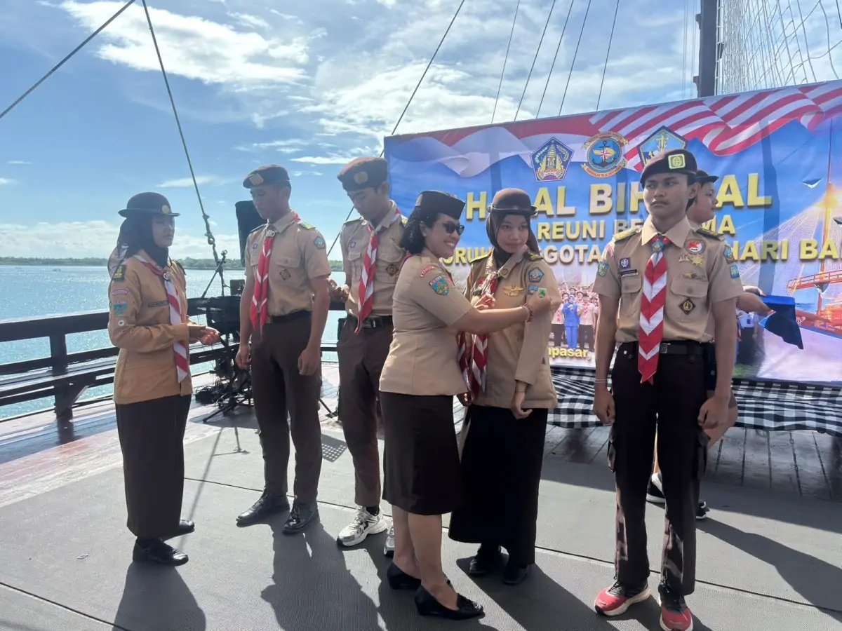 Saka Bahari Lanal Denpasar Gelar Halalbihalal dan Reuni di Atas Kapal Phinisi, Perkuat Semangat Kebangsaan dan Cinta Bahari