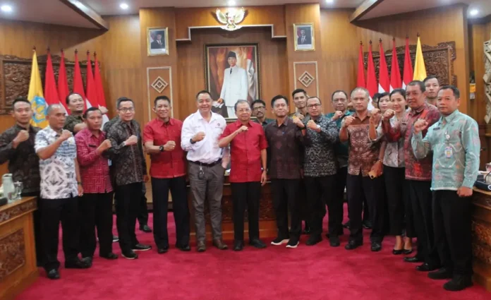 Usaha Asing Kian Dominan, Gubernur Koster Ambil Langkah Tegas Lindungi UMKM Bali