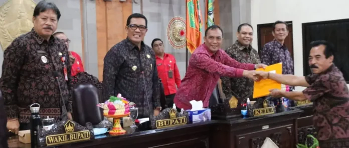Pemerintah Kabupaten Tabanan menunjukkan komitmen kuat dalam menyempurnakan regulasi daerah dengan merespons pemandangan umum