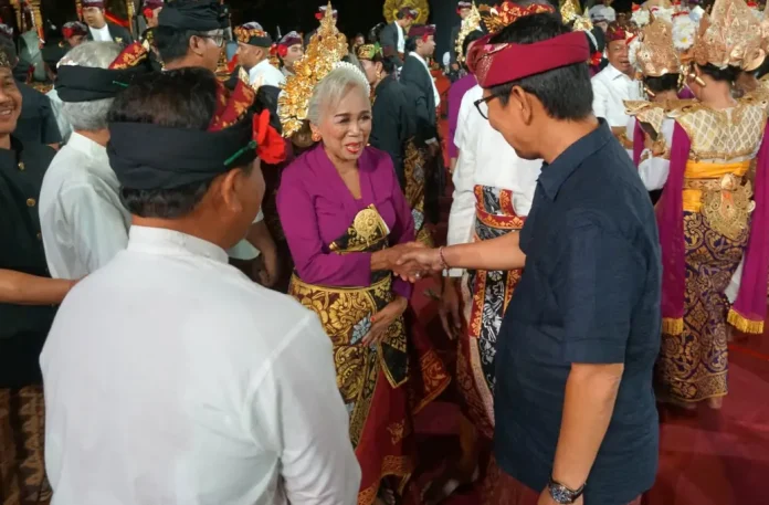 Bupati Adi Arnawa Saksikan Langsung Parade Gong Kebyar Legendaris Duta Badung di PKB 2025
