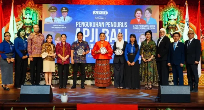 Wakil Gubernur Bali, I Nyoman Giri Prasta, mengajak APJI Bali yang baru dikukuhkan untuk mendukung produk lokal dan menjaga cita rasa khas kuliner Bali demi kemajuan pariwisata dan ekonomi daerah.