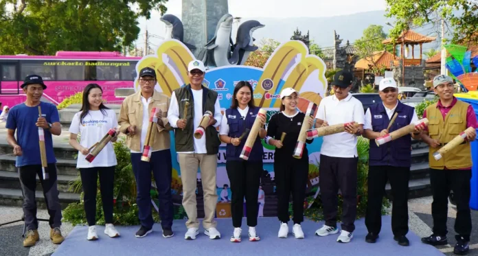Wamenpar RI Tekankan Kebersihan Destinasi sebagai Kunci Pariwisata Berkualitas di Pantai Lovina Buleleng