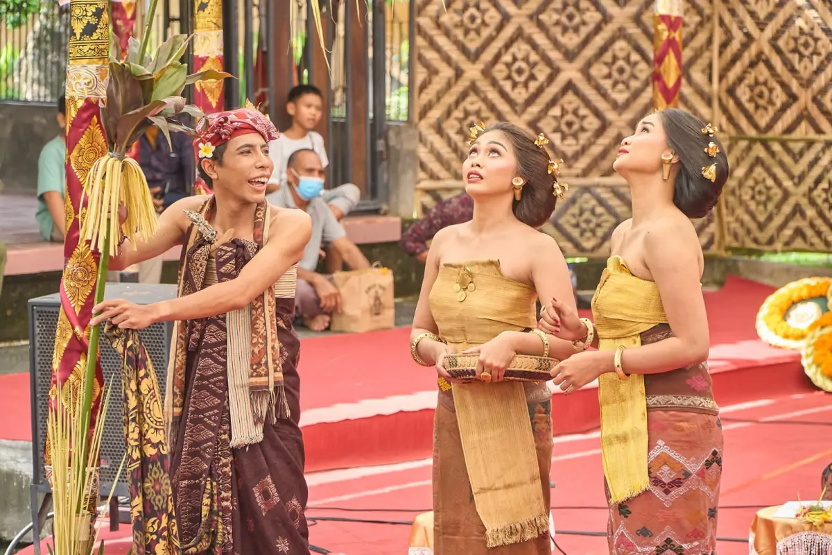 Sanggar Widya Citta dari Karangasem tampil di PKB ke-47 dengan garapan *Beberokan*, mengingatkan pentingnya menjaga simbol budaya sebagai warisan leluhur yang penuh makna spiritual.