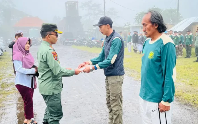 Sebanyak 218 anggota Dharma Wana Pala dikukuhkan langsung oleh Kepala Dinas Kehutanan dan Lingkungan Hidup Provinsi Bali