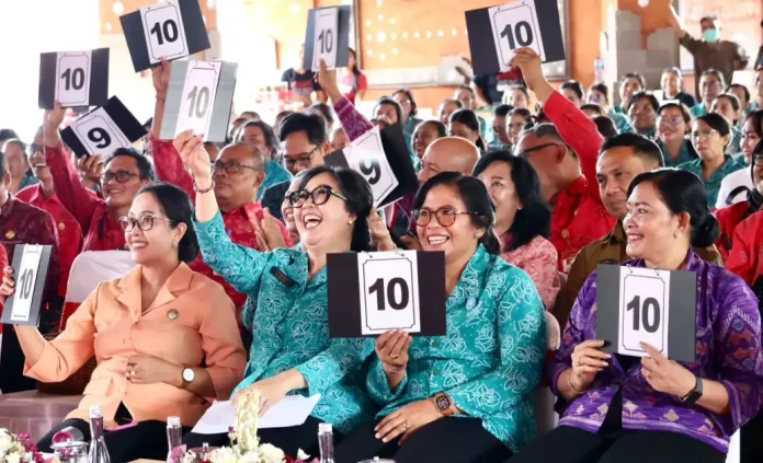 Gedung Kesenian I Ketut Marya di Kabupaten Tabanan dipenuhi tawa, semangat, dan harmoni saat digelarnya Lomba Karaoke TP PKK Kabupaten Tabanan