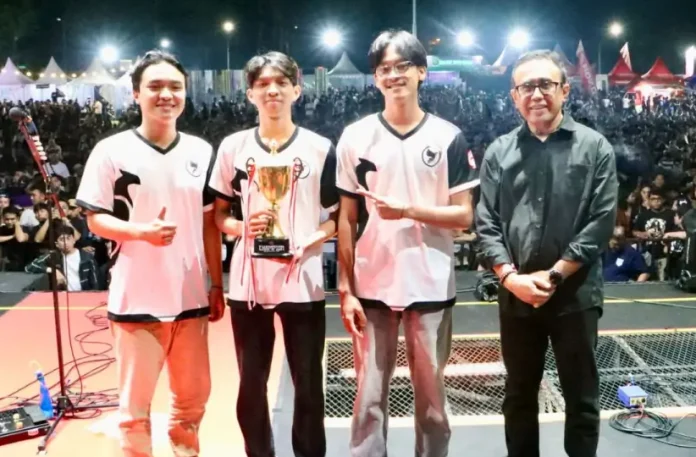 Gelaran Denpasar Youth Festival (D’Youth Fest) 5.0 resmi berakhir dengan penampilan penuh energi dari band Rocket Rockers