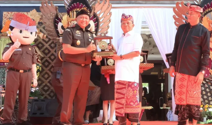 Upaya memperkuat keadilan restoratif di tingkat lokal kembali diperkuat melalui peluncuran komitmen bersama pelaksanaan Bale Kertha Adhyaksa di Bali.