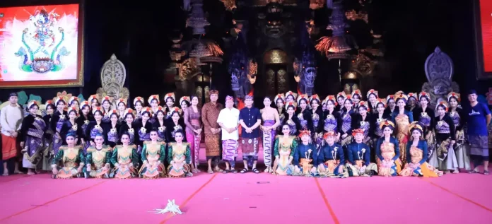 Gubernur Bali Wayan Koster hadir di Utsawa Gong Kebyar Wanita PKB ke-47 yang diramaikan penampilan semangat seniman muda Klungkung dan Denpasar.