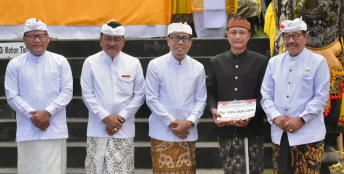 Pemerintah Kota Denpasar kembali menunjukkan wujud bakti melalui Bhakti Penganyar di Pura Mandhara Giri Semeru Agung, Kabupaten Lumajang.