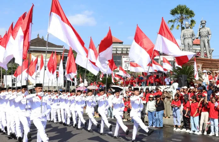 Semangat kemerdekaan menyala di Kabupaten Tabanan saat Pawai HUT ke-80 Republik Indonesia digelar penuh antusias di Jalan Pahlawan