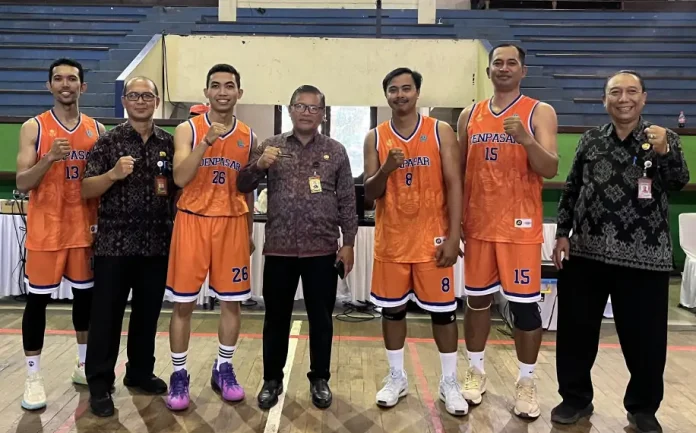 Tim Basket Korpri Kota Denpasar menorehkan prestasi dengan meraih juara pertama dalam Final Turnamen Basket Bapor Korpri Provinsi Bali.