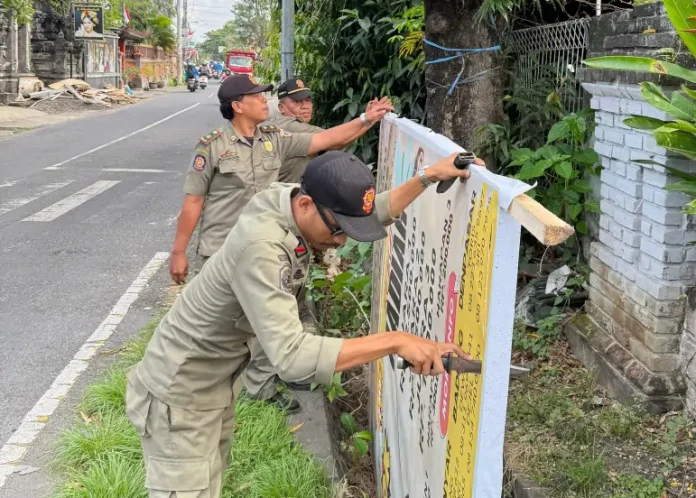 Satuan Polisi Pamong Praja (Satpol PP) Kota Denpasar kembali melaksanakan operasi penertiban di wilayah kota pada Senin (11/8/2025).