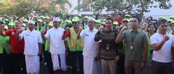 Sebanyak 135 relawan kebersihan resmi disiapkan untuk mendukung kelancaran Buleleng Festival (Bulfest) 2025, Jumat (15/8/2025)