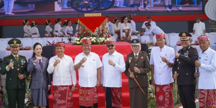 Bupati Sedana Arta memimpin upacara HUT ke-80 RI di Bangli dan mengajak masyarakat bersama-sama membangun daerah dengan semangat kemerdekaan.