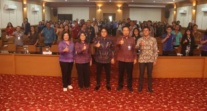 Wakil Gubernur Bali, I Nyoman Giri Prasta, membuka secara resmi Water Symposium di Universitas Udayana sebagai upaya memperkuat pengelolaan air bersih dan pelestarian lingkungan di Bali.