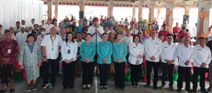 Ketua TP PKK Provinsi Bali, Putri Suastini Koster, kembali menekankan pentingnya keterlibatan masyarakat dalam penanganan persoalan sampah.