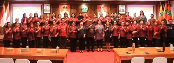 Ketua BKOW Bali, Ny. Seniasih Giri Prasta, mendorong organisasi wanita menjadi mitra strategis pemerintah dan memperkuat peran perempuan dalam pembangunan saat pengukuhan pengurus GOW Tabanan.
